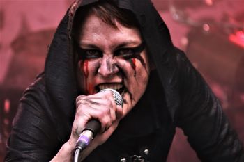 Daemonesq - live - 2022