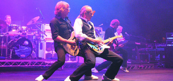 STATUS QUO live INTI 2013