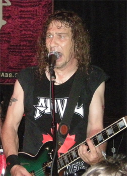 ANVIL lips1 LIVE 2012
