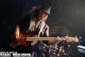 JON OLIVAS PAIN bass2 LIVE 2012