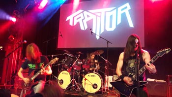 Traitor - live - 2019