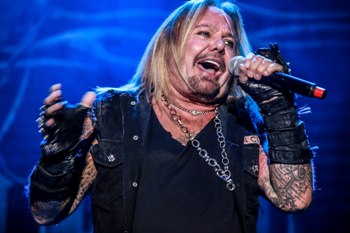Bang Your Head - live - 2017 - vince neil